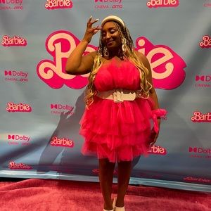 Meet your Posher, Vee